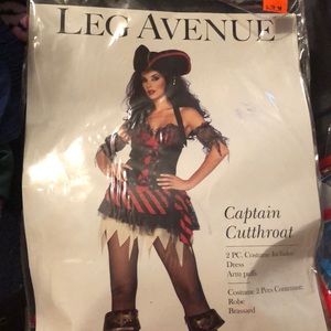 Leg avenue pirate costume